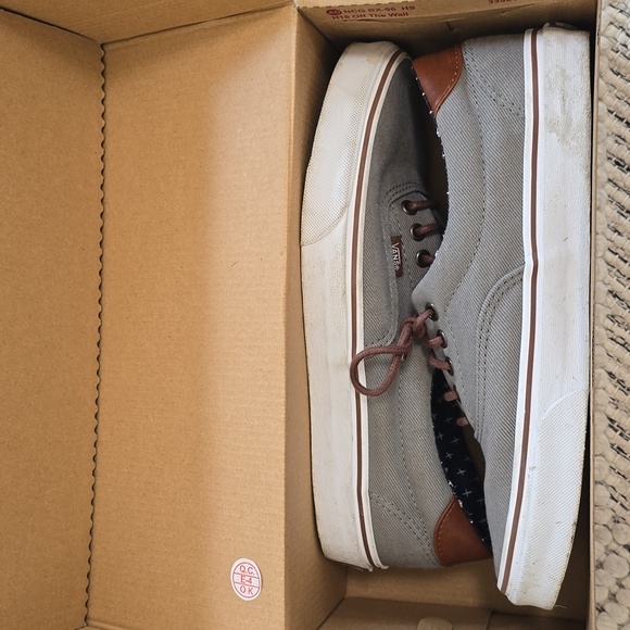 Vans - Picture 3 of 7